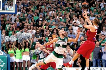 Είναι ή δεν είναι βήματα το τρίποντο του Βασίλη Σπανούλη; Το σχόλιο του Δημήτρη Καρύδα