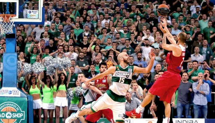 Είναι ή δεν είναι βήματα το τρίποντο του Βασίλη Σπανούλη; Το σχόλιο του Δημήτρη Καρύδα