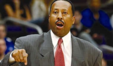 Νέο συμβόλαιο υπέγραψε ο Woodson στους Hawks