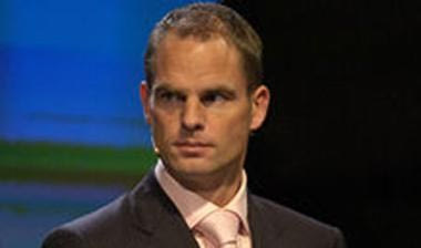 Τον Ντε Μπουρ για βοηθό του θέλει ο Φαν Μπάστεν