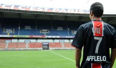 Στην Παρί για 3 χρόνια ο Ζιουλί