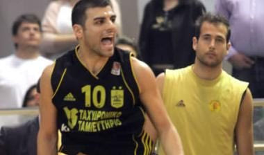 Eμεινε ο Ηλιάδης