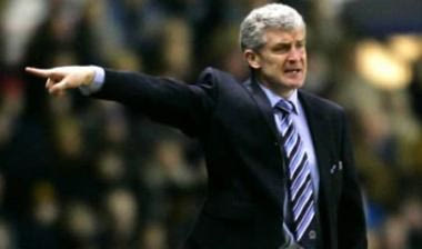 Δέκα παίκτες έδιωξε ο Χιούζ