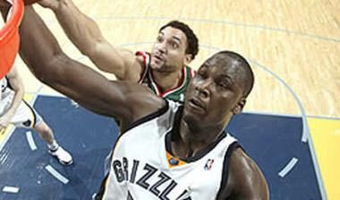 Συμφωνία των Pistons με τον Kwame Brown