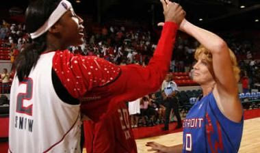Η 50χρονη, Nancy Lieberman κατέρριψε το ρεκόρ της γηραιότερης παίκτριας του WNBA