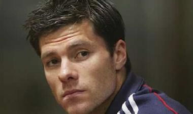 Παραμένει ανοιχτό του Αλόνσο, στη λίστα Τζιοβίνκο, Μ’ Μπία