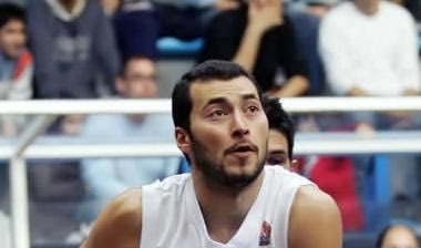 Πρόβλημα με Αποστολίδη στην ΑΕΛ