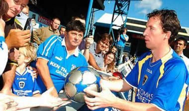 Μια “ανάσα” από Μπλάκμπερν ο Φάουλερ