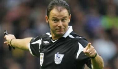 Συγνώμη από τη Μπόλτον ζήτησε ο διαιτητής Ρομπ Στάιλς