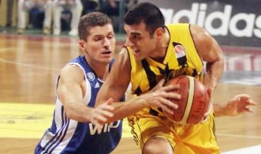 Αρης-Πανελλήνιος 70-64