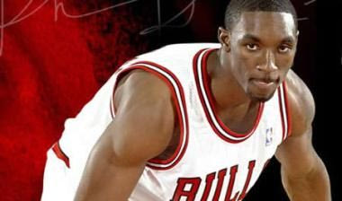 Aλλη μία σεζόν στους Bulls o Gordon