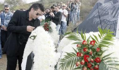 Τίμησε τη μνήμη των έξι φίλων του που χάθηκαν στα Τέμπη ο ΠΑΟΚ