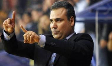 Ολυμπιακός και στο βάθος Αιγάλεω