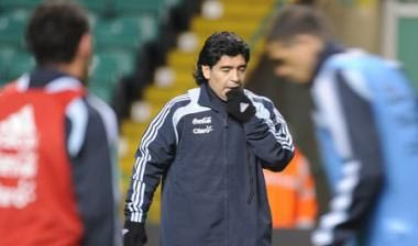 Πρώτη προπόνηση με Μαραντόνα