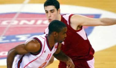 MVP της πρεμιέρας ο Μάιλς