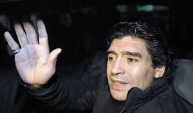 Διαψεύδει ο Μαραντόνα τα σενάρια περί παραίτησης