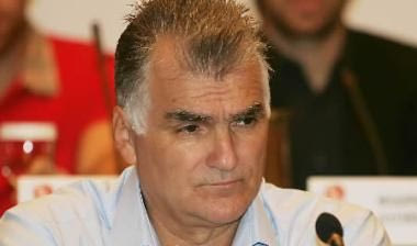 Εντολή να συνεχίσει πήρε ο Μαρκόπουλος