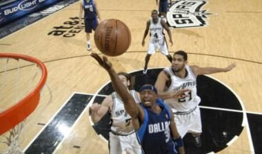 Οι Mavs γύρισαν τους Spurs 35 χρόνια πίσω…