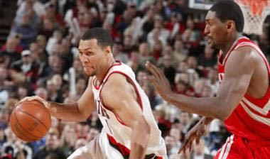 Με τρίποντο του Roy στην εκπνοή οι Blazers “σκότωσαν” τους Rockets