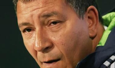 Τεν Κάτε: “Διαφορετικοί διαιτητές”