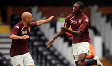 Τροχαίο ατύχημα για τον Ογκμπόνα