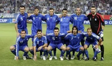 Πτώση δύο θέσεων για την Εθνική