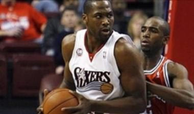 Ενα μήνα εκτός δράσης ο Elton Brand