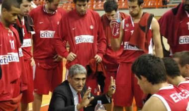 Γιαννάκης: “Δεν σκεφτόμαστε τη διαφορά των 9 πόντων”