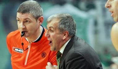 Ομπράντοβιτς: “Μερικοί διαιτητές κοιτάνε…στη Χαβάη”