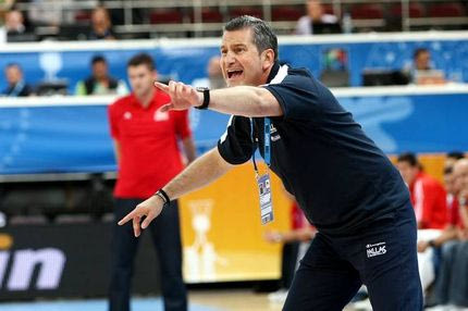 Ας την παραδεχτούμε