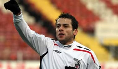 “Παγώνει” του επιθετικού