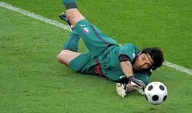 Μπουφόν: “Θέλω να μου στείλει επιστολή ο Ομπάμα”