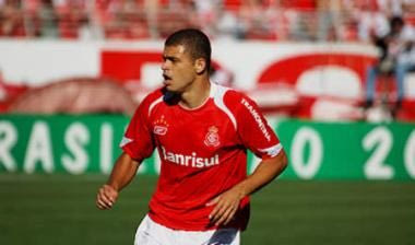 Ενίσχυση με Βραζιλιάνο αμυντικό χαφ