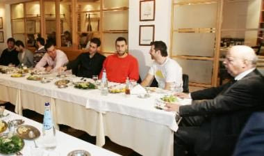 O Bασιλακόπουλος… παρουσίασε στους διεθνείς τον Καζλάουσκας