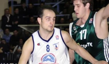 Σφίγγει τα δόντια ο Κατσαρές