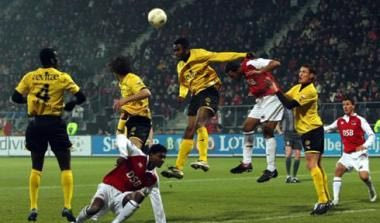 Νίκη τίτλος για την Άλκμααρ, “εξάσφαιρη” η Αϊντχόφεν (vids)