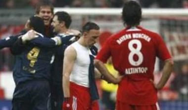 Ήττες-σοκ για Μπάγερν, Χέρτα, κορυφή για Αμβούργο (vids)