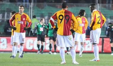 Διασυρμός της Γαλατάσαράι στο “Αλί Σαμί Γιεν” (vids)