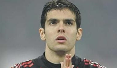 Δαγκωτό Μπέκαμ ψηφίζει ο Κακά