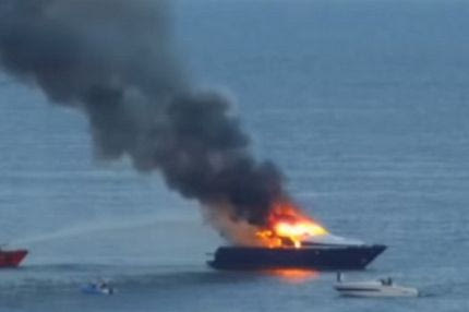 Σώθηκε από φλεγόμενο σκάφος ο πρόεδρος της Νάπολι