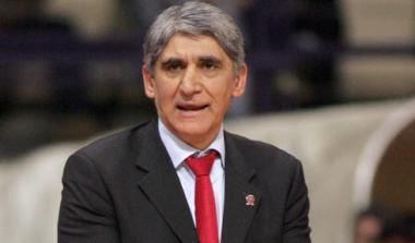 Γιαννάκης: “Θα συμπαρασταθούμε στον κ.Καζλάουσκας”