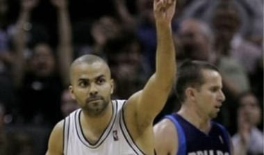 O Parker νίκησε…μόνος του τους Mavericks