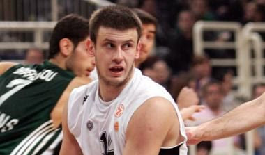 Διάψευση από τον μάνατζερ του Βελίτσκοβιτς