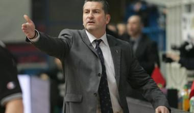 Ζούρος: “Δεν μπορώ να καταλάβω γιατί δεν παίρνουμε βολές”
