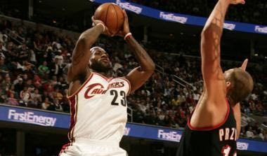 “Τριπλός” ο James, αλάνθαστοι οι Cavs (vids)