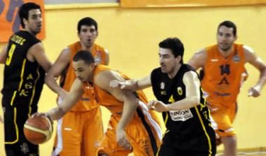 Ολύμπια-ΑΕΚ 82-77  (70-70)