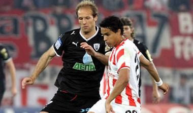 Τα βλέμματα στο Καραϊσκάκη