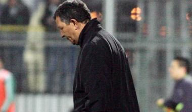 Τεν Κάτε: “Όποιος δουλεύει κάνει λάθη”