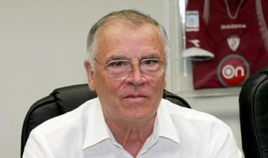 Θεοδωρίδης: “Πρέπει να αναβληθεί το παιχνίδι!”