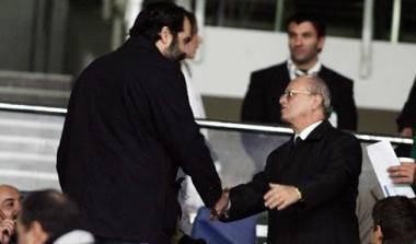 Koινή εμφάνιση Πατέρα-Θανάση Γιαννακόπουλου και εξηγήσεις Τεν Κάτε